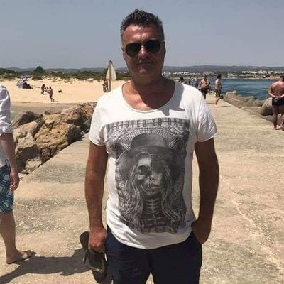 julianbwavell's profile picture. 