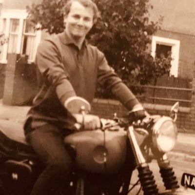 Proud Welshman 🏴Cardiff born,living in Surrey and Penarth. Woke/Leftie. Former biker. Pro EU 🇪🇺Management Systems Consultant. No DMs.