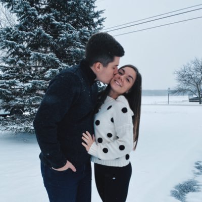 larissatindall's profile picture. Hunter 💍 • always stay humble & kind 💕