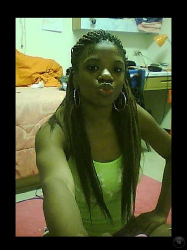 mz_rosebud's profile picture. iff yhu follow mee ima follow yhu bac just thatt simple!!!!