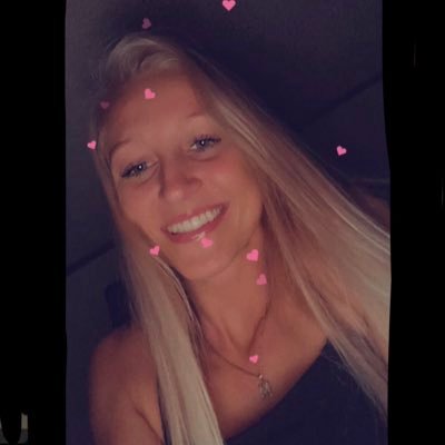 LLC bball alumni•Dental Hygienist•👁️⃤♉️ https://t.co/B8OkUb5l6p