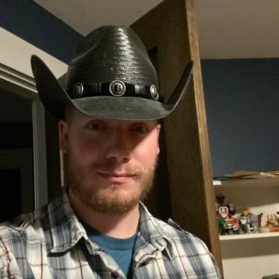 BeezerStenzel's profile picture. Awake 24/7