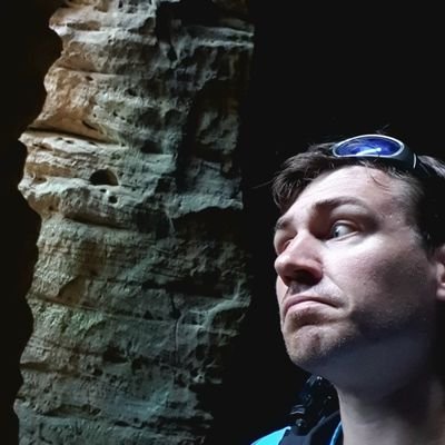 Co-founder and researcher at @InventCore, developing @Deligic, @Student_Break, @InteractDreams; filmmaking, new technologies, semantic web, games design.