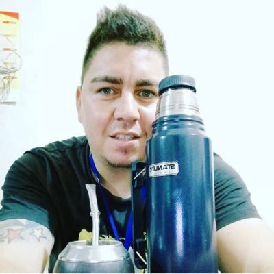 lic. en Administración de empresas. Profesor de fútbol.ENEF. Ex Futbolista profesional. Exa CASJ