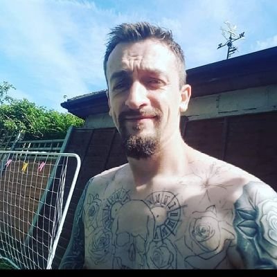 Cheeky chappy, back after my account was hacked.

Tattoos.
Horror films.
Whiskey.

Dms always open for anyone who needs to chat

😁😁😁🥃