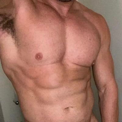 34 year old 5’9 185 lbs Verse 7.5 cut
https://t.co/IObx2l2ZWi