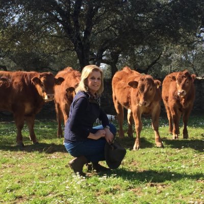 LolevazquezLole's profile picture. Empresaria y ganadera. Cine , moda y belleza