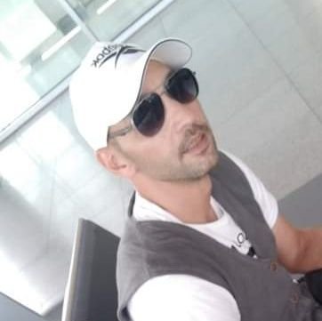 🤚لا يوجد أسوأ من أن تكون قويّاً لدرجةأن لا أحد يتوقّع أنّك تحتاج للمساعدة🤚
🦅اهلاوى🦅