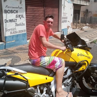 Elieltiengo1's profile picture. Eu to voando Baixo 😁😜🛵