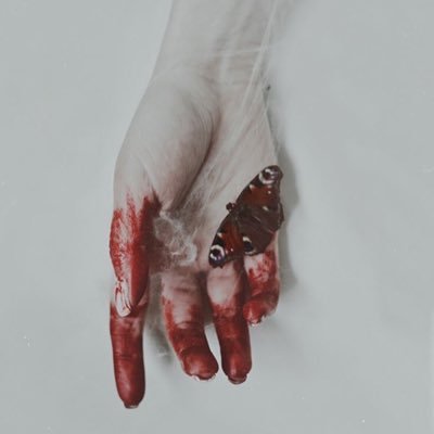 kissingjpg's profile picture. weeping willow