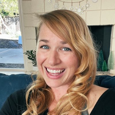 Product design manager @microsoft 🌱 Co-founder @weareflorens 👩👧 Mom ☕️ Coffee enthusiast 🚲 Peloton: SunshineBee 🎶 Typically found singing or humming