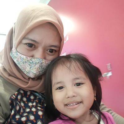 Apapun yg terjadi, terjadi karena allah tlah tentukan. #we live we learn yg penting asyikkk... :) IG: winda1515