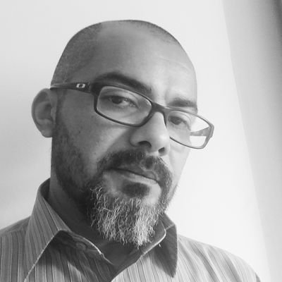 Bioanalista - Abogado - Profesor de la Universidad de Carabobo - Pensamiento libre