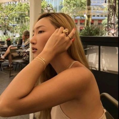 Deedeemooo's profile picture. 