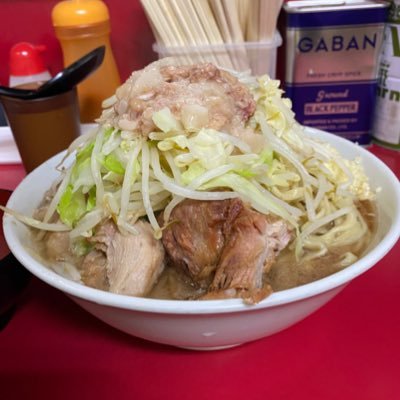 ラーメン二郎全店舗2週制覇♬✨🍜49店舗訪問済み（閉店後の店舗含む） 『二郎3周目は現在17／44店舗目』💨ラーメン大大大好き✨趣味はラーメン食べ歩き♬いろいろなジャンルのラーメンも食べたい😋小田原系ラーメンがマイソウルフード‼🍜✨居酒屋もお酒も大好き🍻 🍶よろしくお願いします🙇‍♂RT多めです!!