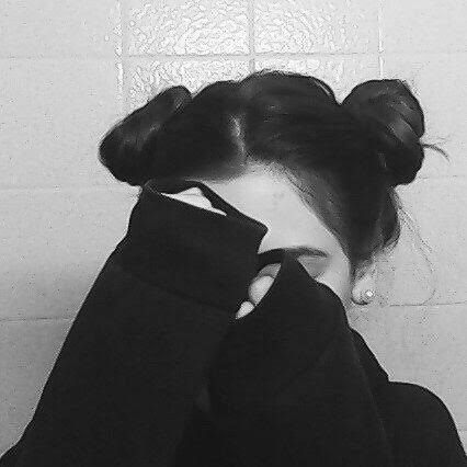 ElbanaaAsmaa's profile picture. black🖤