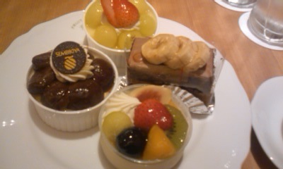 どうせなら、楽しい事をしなくっちゃ～♪ どうぞよろしくお願いしまーす。 choco_iceと言いながら、ケーキの写真でゴメンナサイ、(^^;