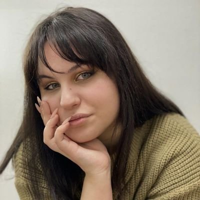 Алкоголик, любящий поржать и пожрать.
Здравствуйте, в общем...