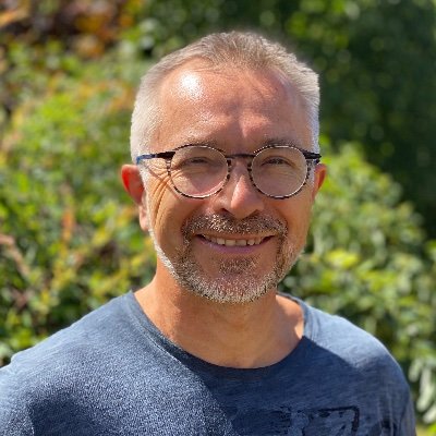 auteur et animateur de plus de 170 textes de concours d’#orthographe. 6 recueils de dictées originales publiés.