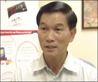 I'm your favourite Returning Officer for the SGelections 2011 . I speak good english ! :D
