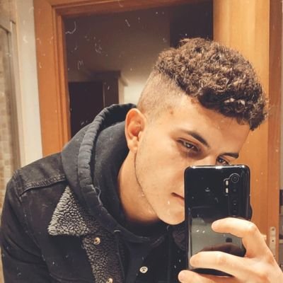 _alexgommez_'s profile picture. lo dicho, que no se que poner


privada: @alexprivi_