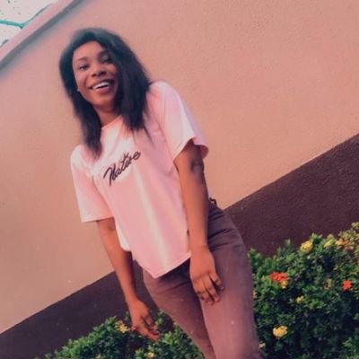 I am love❤ I am happiness😘, I am Vivian( Alive).||Law Student||Writer||Business Guru||Chef||Full package100%🥰||