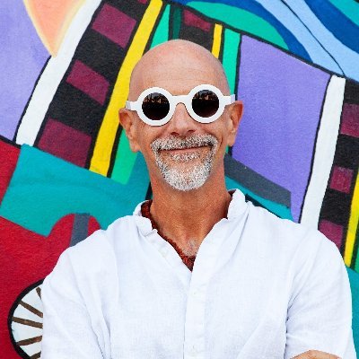Psychedelic Concierge to the Stars 🧬🧠 Director 🎥 Winner Amsterdam Film Festival’s Van Gogh award