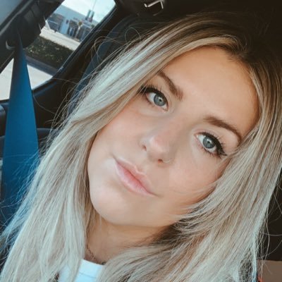 LainaDelRey's profile picture. 