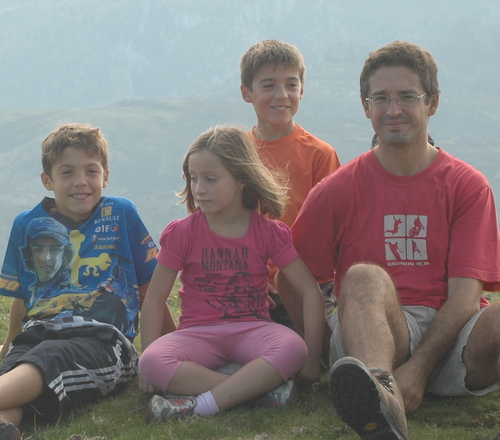 Twitter personal, dedicado a los temas más próximos y a las cosas que me interesan y preocupan personalmente: Asturias y sus cosas, deporte, gastronomía y otras