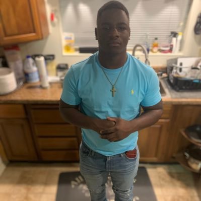 LA📍🎉:11/20/98 👦🏾:real man never fail 🏈football is life doe got to eat 🍽 👼🏾👼🏾👼🏾:got three angels watching over me🙏🏾 👻sc:kingzay1998
