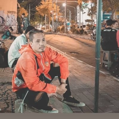 AbbasOutsider77's profile picture. Mengenal jati diriku tanpa harus melacurkan sebuah idialisme dan rusuh yang tak membuat resah orang laen..Menghormatiidan selalu dihormatii menjadi OutSIDers