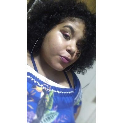 Oiê ,me chamo biah ,sou de SC criciuma , tenho 21anos , casada , e sou bem alegre e o fazer amizades novas , e contarei tudinho aqui ,😘💕 @biancaramos440