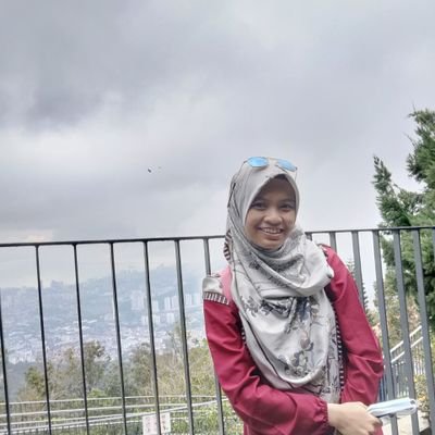 hasunahani's profile picture. Heal, learn, grow, love 🍯🐝