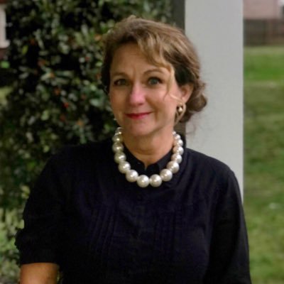 tarahallsmith's profile picture. 