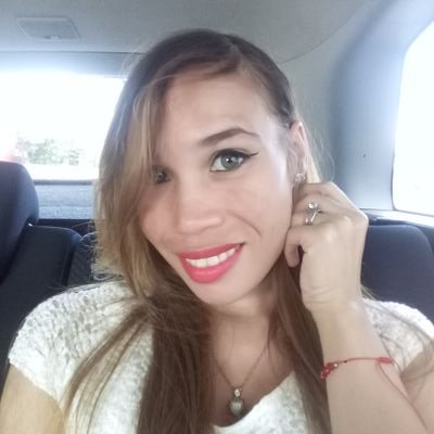 Sin la Mitad de mi Alma desde 23/4/13, Mami de un bebé estrella ,Creo en Dios, debilidad por lo dulce y amante de la literatura. IG @J.s_estrella