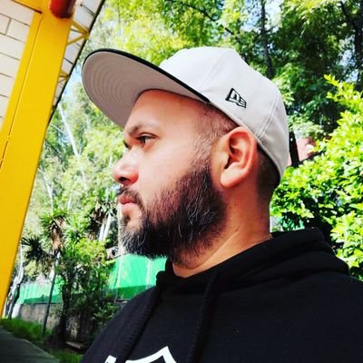 israelotmo's profile picture. Aprendiendo cosas nuevas ya con menos emociones