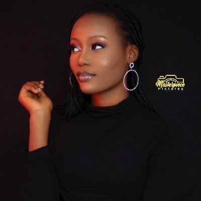 toria_ola's profile picture. 