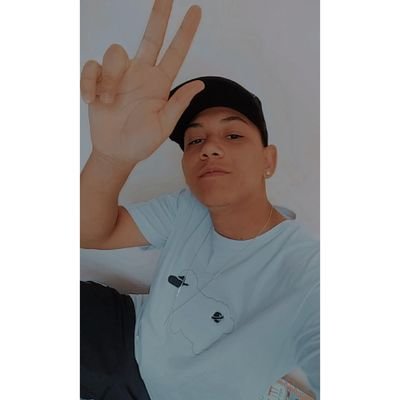 vocês sempre vão me vê rindo, independente de qualquer coisa.😹😹
+55 031🇧🇷
y/19👴🏼