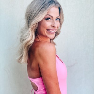 iambethisbell's profile picture. I help busy Mamas find Freedom in Fitness, Master their Mindset, Cultivate Community, and Build Businesses from Home.