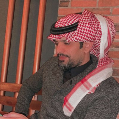 لا يهمني أن اكون شخص كامل يكفيني أن اكون شخص لا ينافق ، لا يخون ، لا يجامل ولا يعرف الناس وقت الحاجة.(تغريداتي بالمفضله)