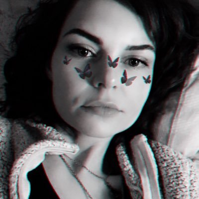 sometimes i'd like to take all my skin off and just writhe about bi/cis/she/her 🏳️🌈