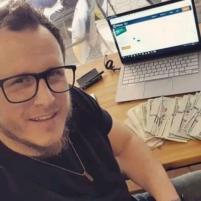 Bitcoin miner📉📈
Expert in binary option trading 💰💰
Forex trader💎
7years of trading & experience