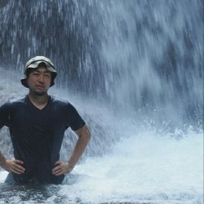 写真家 Photographer / 地球を旅し生命を見つめています / A journey visiting with life / 写真集『裸足の蛇』『密怪生命』『生命の森 明治神宮』『変形菌』/ いきもの屋 / 釣人 https://t.co/EA9Dnf7fRD