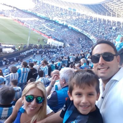 Padre de Santiago y Martina, marido de Guadalupe, Socio y Comisión Directiva Racing Club. Departamento de Cultura e Historia.
Abogado.