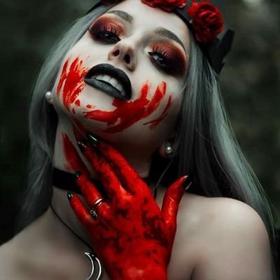 soy un amor y una persona que cree en el rey del inframundo