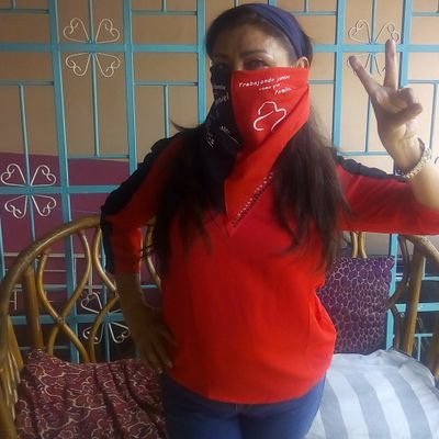 Vengo de un vientre bendito; en mi sangre corre la causa SANDINISTA. Miembro del Sandinismo Histórico, militante del Frente Sandinista de Liberación Nacional.