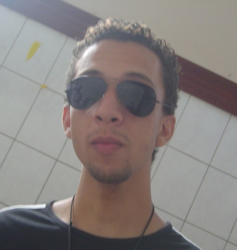 Físico, professor, pesquisador, estudante, músico, gerente de TI, tecnocrata, nerd, rpgísta, gamer, leitor, apaixonado, geração Y e fã da solitude.