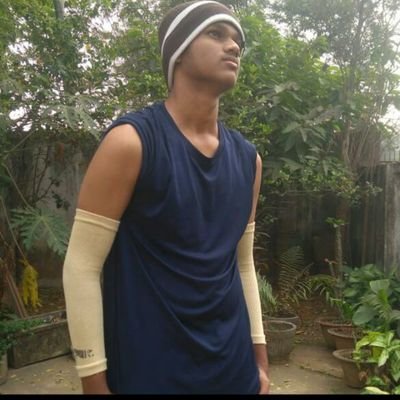 Alfaaz_by_Faizz's profile picture. •Student •Shayar •Lover of Words✍️ || Instagram: Alfaaz_by_Faizz ☺️