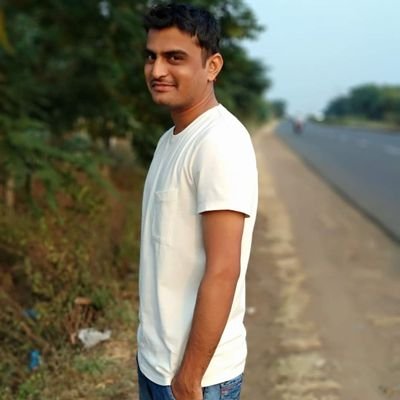 Born farmer, Architect, Studied from MIT.....ummm love street food ,tweets are personal views.