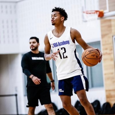 youngtshibo10's profile picture. 6’3 PG| thierrytshibola@live.fr